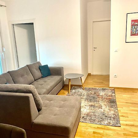 Apartment Diana Zara Parking Free ภายนอก รูปภาพ