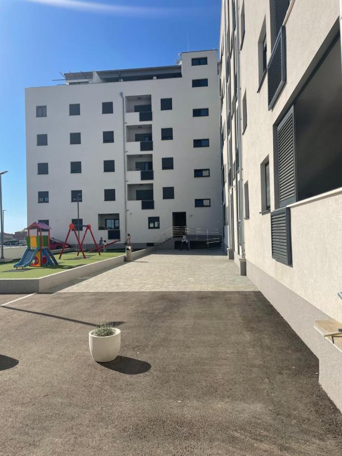 Apartment Diana Zara Parking Free ภายนอก รูปภาพ