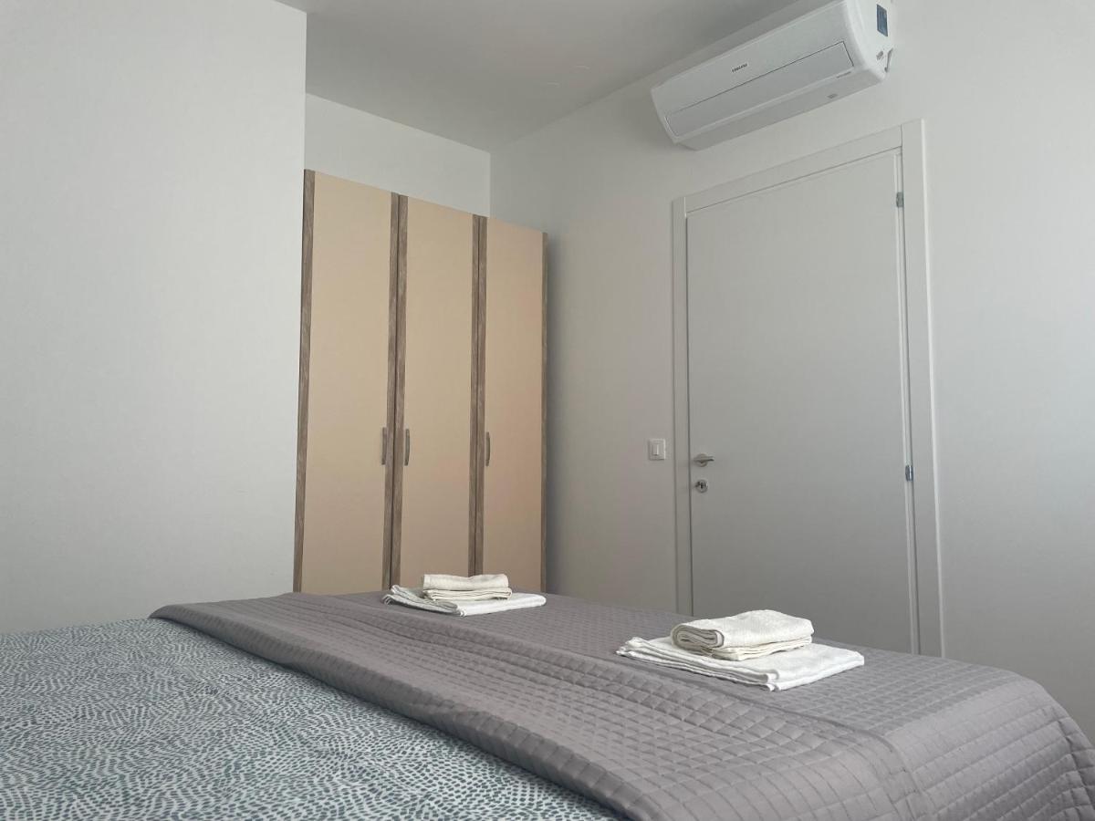 Apartment Diana Zara Parking Free ภายนอก รูปภาพ