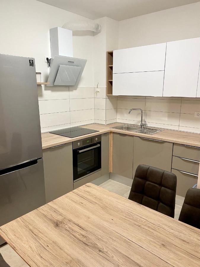 Apartment Diana Zara Parking Free ภายนอก รูปภาพ