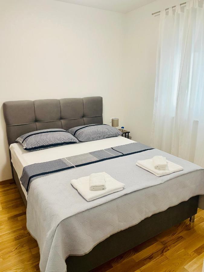 Apartment Diana Zara Parking Free ภายนอก รูปภาพ