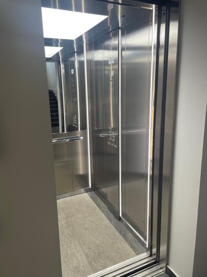 Apartment Diana Zara Parking Free ภายนอก รูปภาพ